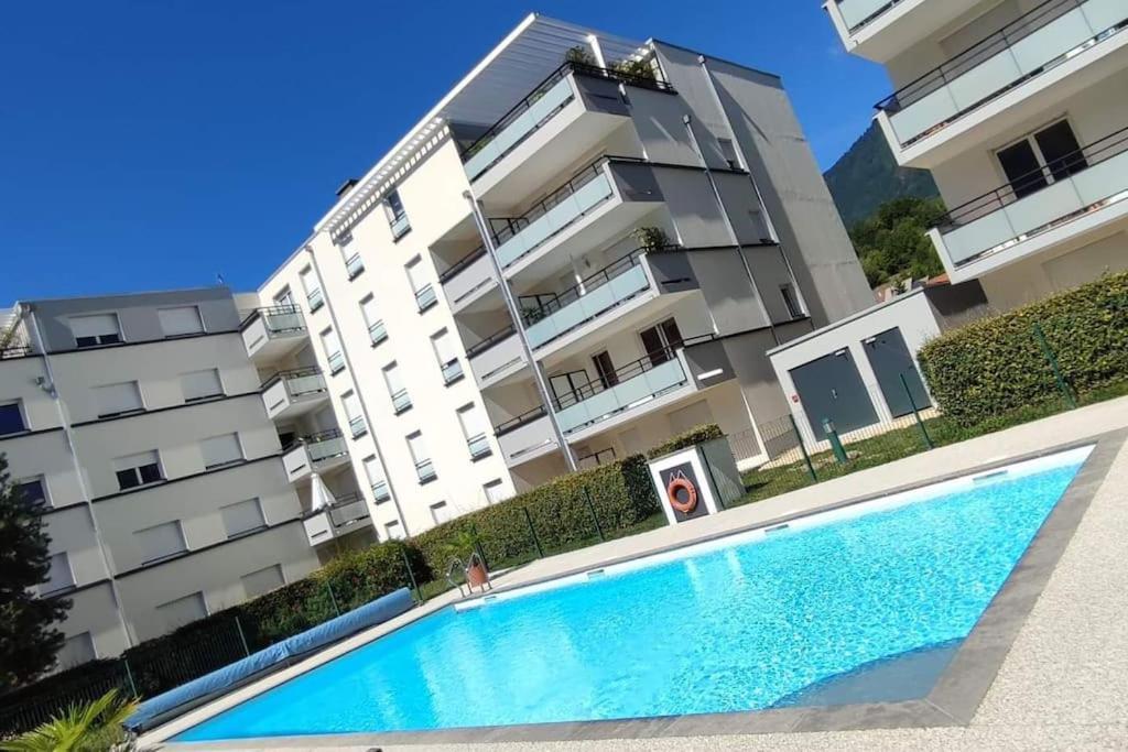 Superbe Appartement En Residence Avec Piscine. Albertville Eksteriør bilde