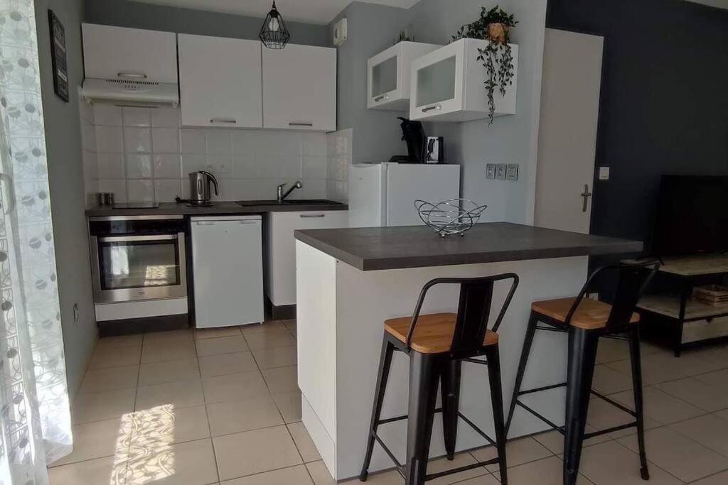 Superbe Appartement En Residence Avec Piscine. Albertville Eksteriør bilde